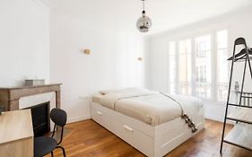 The Square, Paris-Asnières, Private Apartment with Bedroom&Living Room
